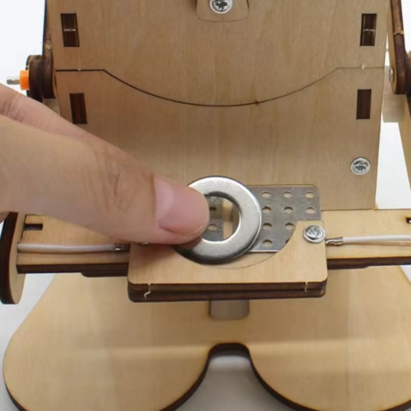 Coin Swallowing Eating Robot M - Science Diy Model 评论和价格
